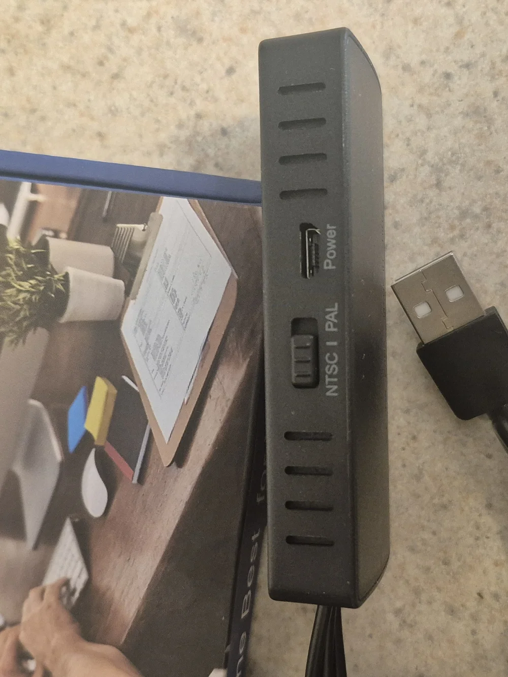 HDMI to AV Converter with RCA Cables and USB Power